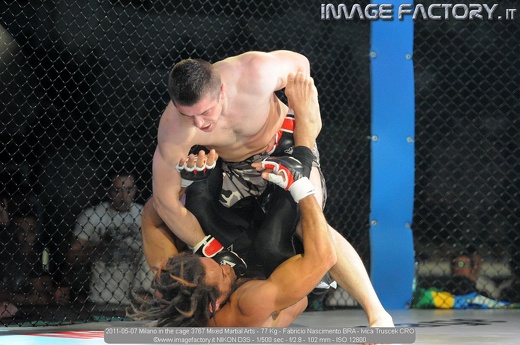 2011-05-07 Milano in the cage 3767 Mixed Martial Arts - 77 Kg - Fabricio Nascimento BRA - Ivica Truscek CRO